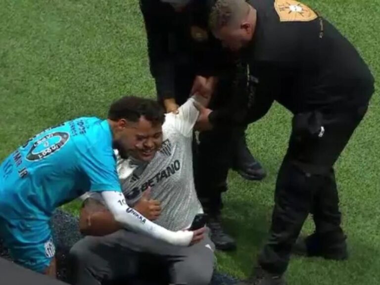 Atlético-MG suspende torcedor que tirou foto com Neymar na Arena MRV Atlético-MG suspende torcedor que tirou foto com Neymar na Arena MRV