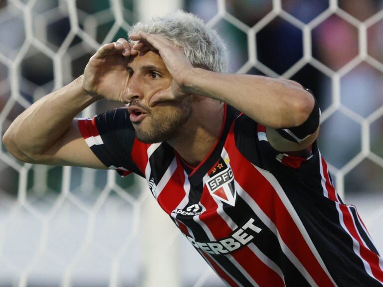 São Paulo atualiza situação da lesão de Calleri São Paulo atualiza situação da lesão de Calleri