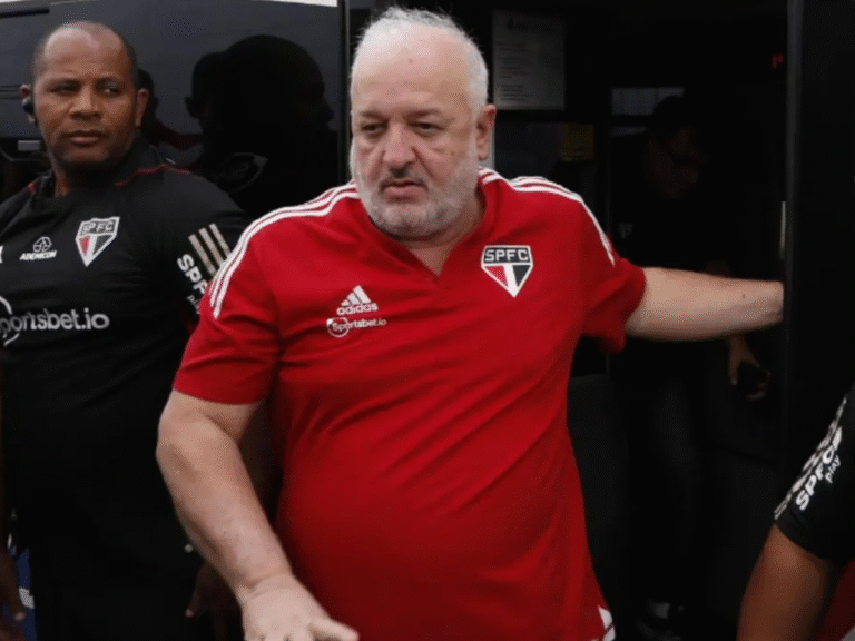 Adeus? Futuro de Carlos Belmonte no São Paulo é incerto