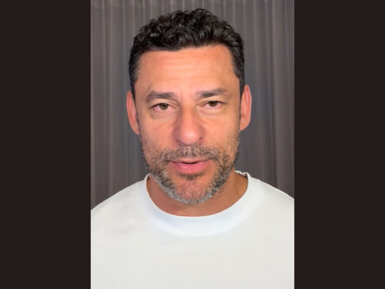 Ex-Fluminense, Fred vai treinar seu primeiro time no Brasil Ex-Fluminense, Fred vai treinar seu primeiro time no Brasil