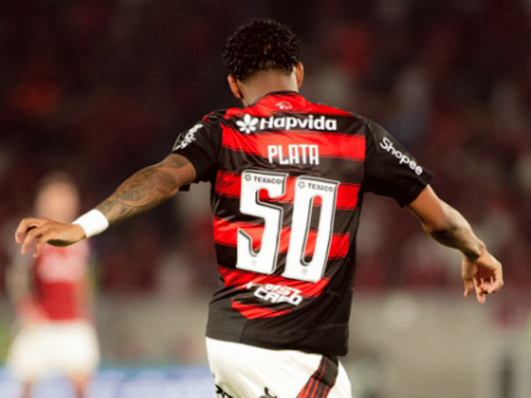 Conmebol muda decisão e anula expulsão de Gonzalo Plata, do Flamengo