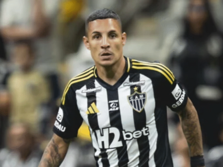 Guilherme Arana faz publicação direcionada ao Atlético-MG