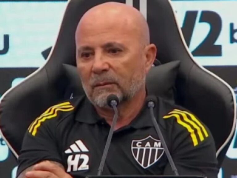 Torcedor do Atlético-MG faz pedido inusitado para Sampaoli