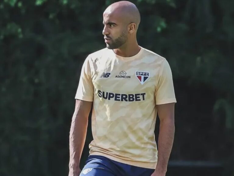Lucas Moura faz publicação direcionada a Luiz Gustavo, do São Paulo Lucas Moura faz publicação direcionada a Luiz Gustavo, do São Paulo
