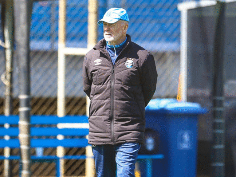 Mano Menezes reconhece falha cometida no Grêmio