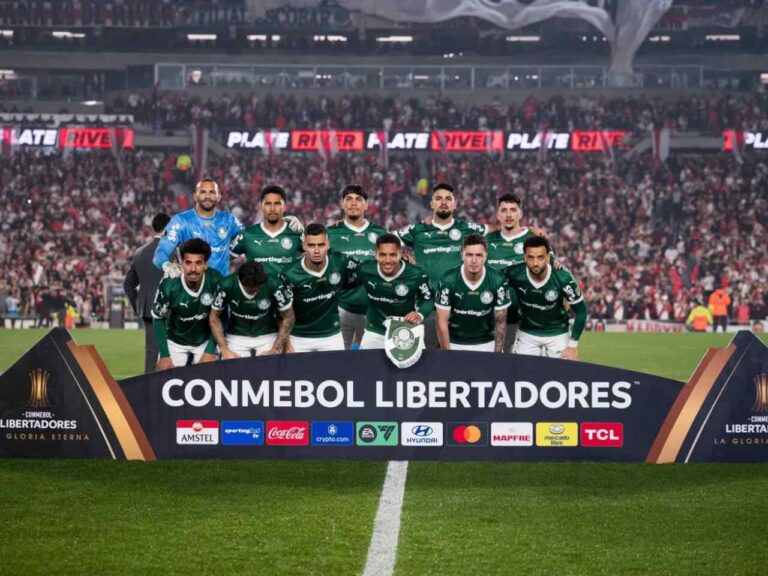 Jornalista provoca o Flamengo durante jogo do Palmeiras ao vivo na Libertadores Jornalista provoca o Flamengo durante jogo do Palmeiras ao vivo na Libertadores