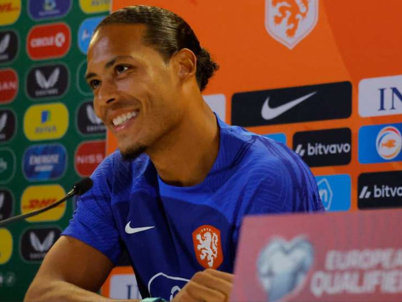 A declaração de Van Dijk, do Liverpool, direcionada a Depay, do Corinthians