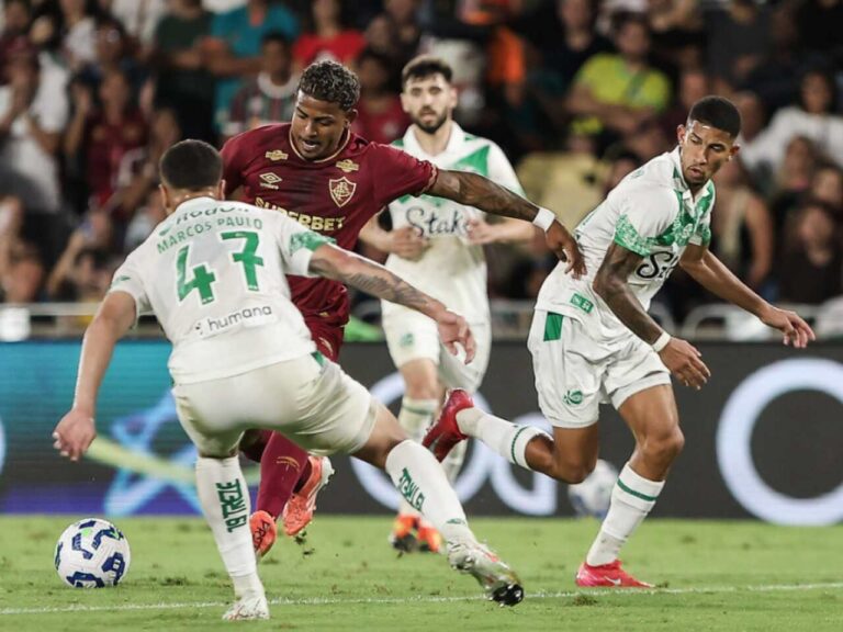 Fluminense x Juventude: jogadores abandonam o campo antes do apito final