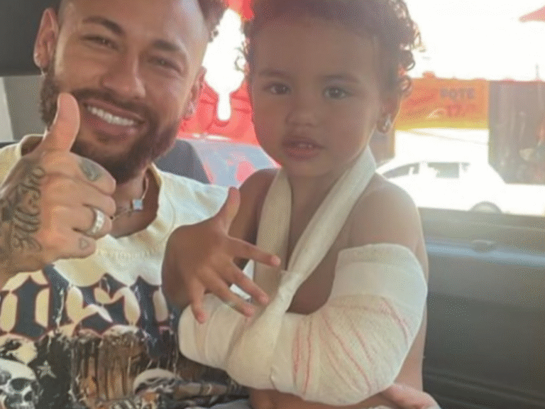 Filha de Neymar aparece com braço enfaixado e preocupa fãs