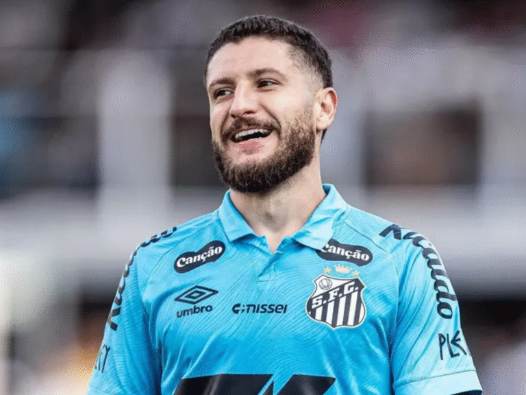 Zé Rafael manda recado ao elenco do Santos após vitória sobre o Corinthians