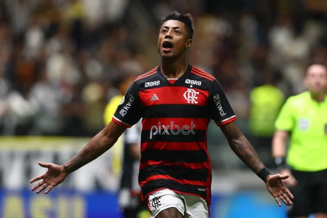 A comemoração de Bruno Henrique após marcar um gol no jogo entre Atletico-MG x Flamengo pelo Campeonato Brasileiro 2024