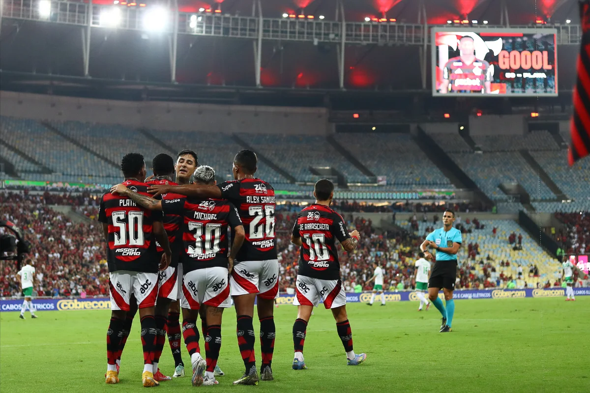 Alex Sandro, Michael, Pulgar e Plata em comemoração do Flamengo - Foto: Gilvan de Souza/Flamengo