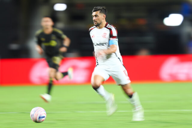 Arrascaeta contra o LA no Mundial (Foto: Gilvan De Souza// Flamengo)