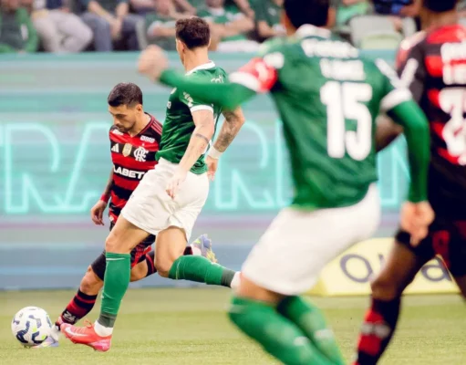 Arrascaeta durante a vitória do Flamengo sobre o Palmeiras, no Allianz Parque - Foto: Adriano Fontes/Flamengo