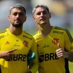 Flamengo emite nota oficial sobre Arrascaeta e Varela