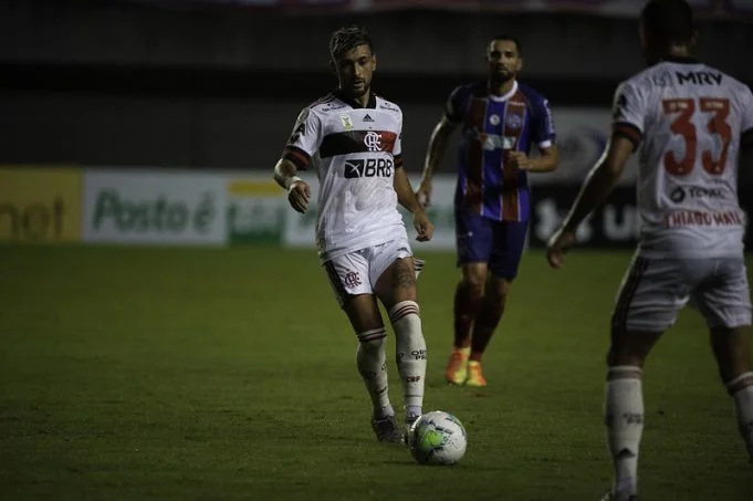 Flamengo estipula valor mínimo para negociar De Arrascaeta