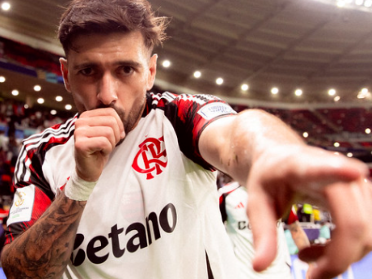 Arrascaeta decide, e Flamengo se classifica no Mundial Arrascaeta homenageia filho Milano em gol pelo Flamengo