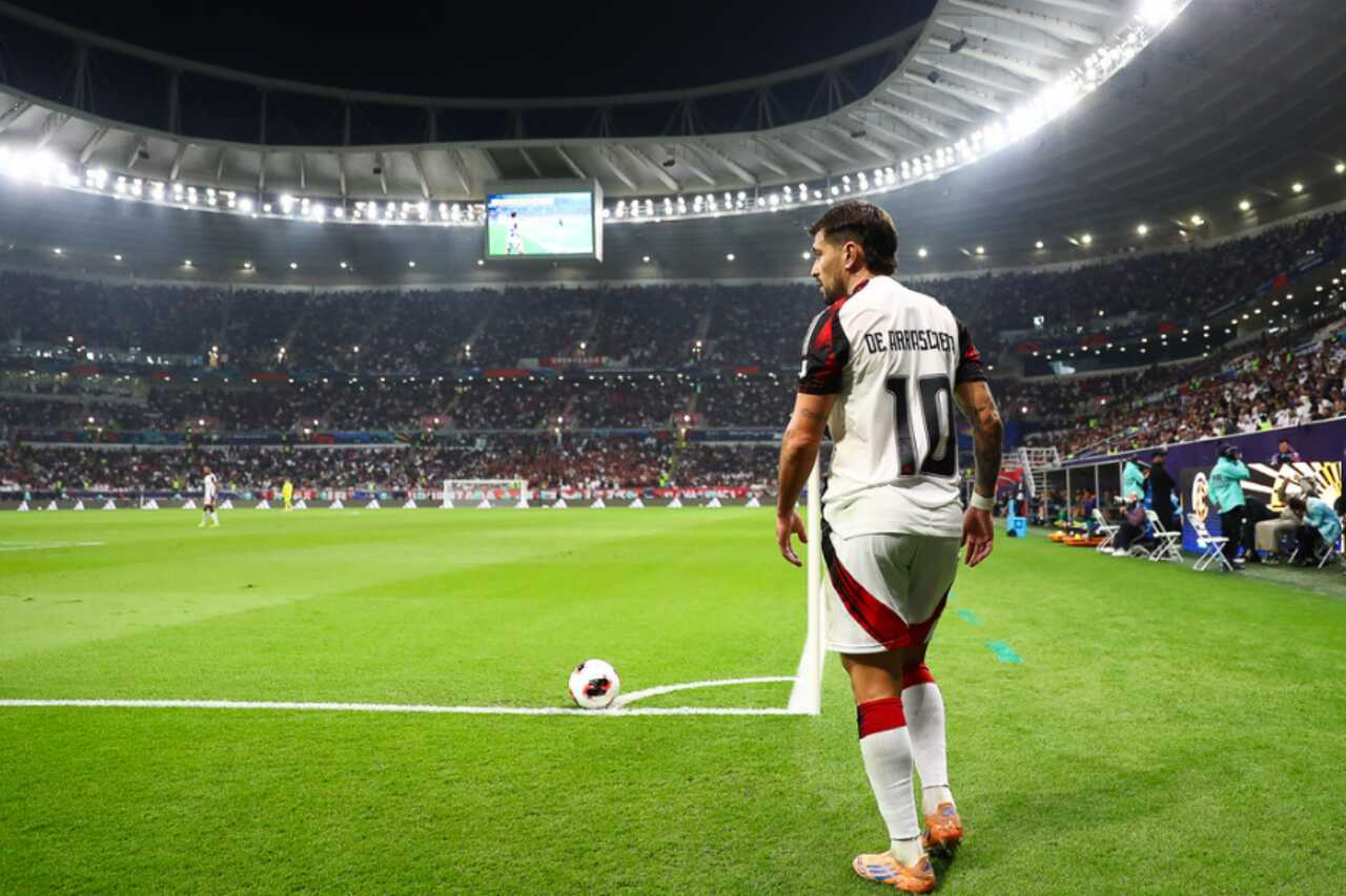 Arrascaeta, do Flamengo, fica entre os 100 melhores jogadores do Mundo, segundo jornal Arrascaeta na final do Intercontinental no Catar, em Doha