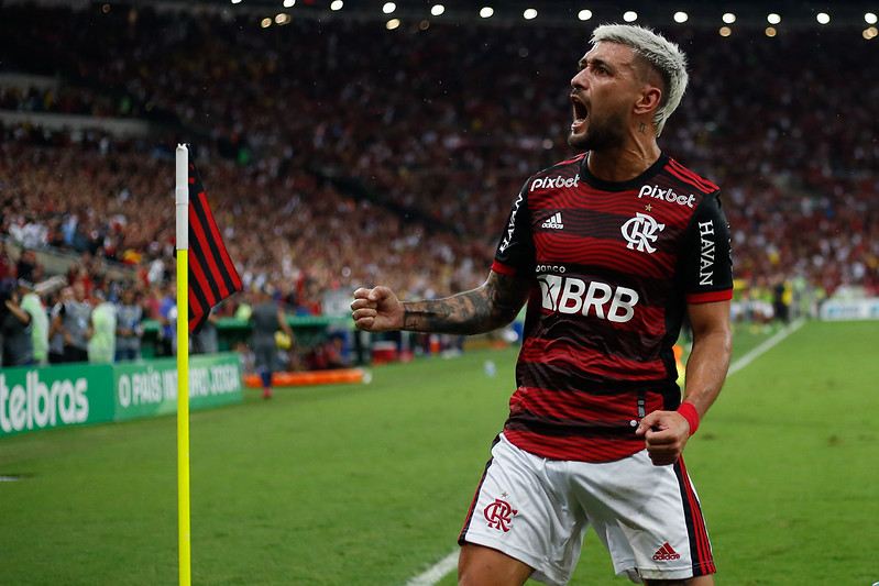 Futebol Flamengo volta a derrotar Grêmio e está na decisão da Copa do  Brasil Arrascaeta marca de pênalti e Rubro-Negro vence por 1 a 0 no  Maracanã ‣ Portal Terra da Luz