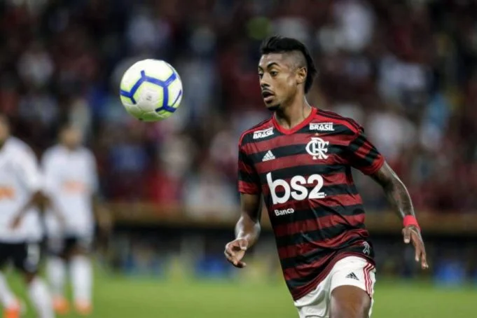 Saiba quanto o atacante Bruno Henrique recebe no Flamengo