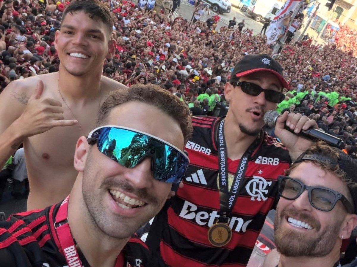 Ayrton Lucas, Léo Ortiz, Pedro e Léo Pereira em trio do Flamengo na Libertadores