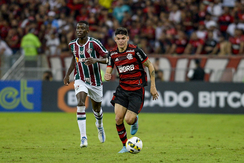 ASSISTIR FLAMENGO X FLUMINENSE AO VIVO ONLINE GRÁTIS COM IMAGEM HOJE,  11/11? FLAMENGO X FLUMINENSE onde assistir? Veja transmissão do JOGO DO  FLAMENGO HOJE AO VIVO no