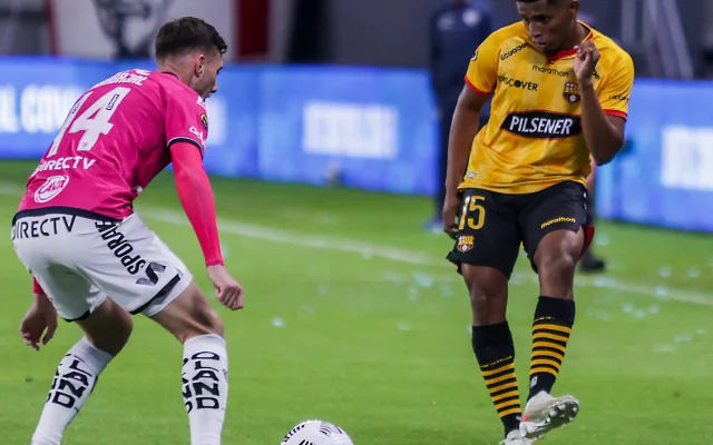 Barcelona de Guayaquil em jogo contra o Independiente del Valle