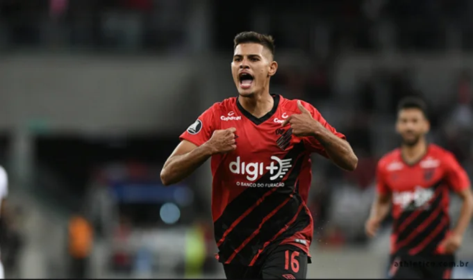 Meio-campista desejado pelo Flamengo recebe proposta de R$ 90,4 milhões