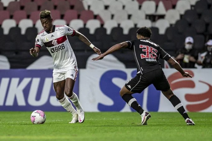 Bruno Henrique elogia trabalho de Domènec Torrent no Flamengo