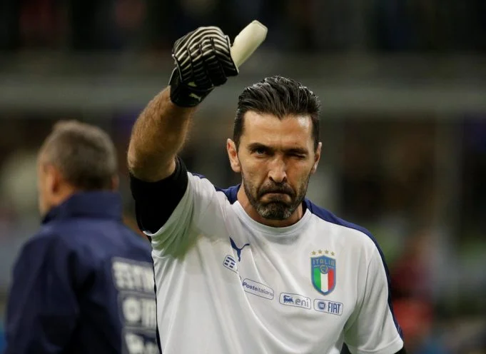 Lev Yashin, Gianluigi Buffon, Manuel Neuer, Iker Casillas, Gordon Banks, Petr Cech, Dino Zoff, Sepp Maier, Ricardo Zamora e Oliver Kahn: os melhores goleiros da história do futebol
