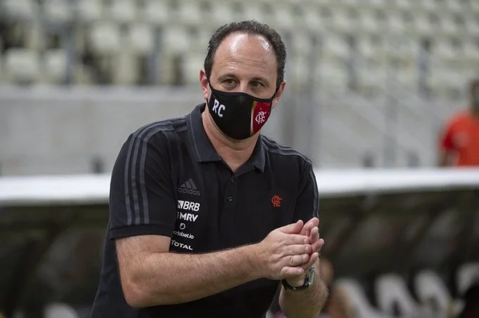 Apresentador compara Ceni a Diniz e pede paciência a flamenguistas