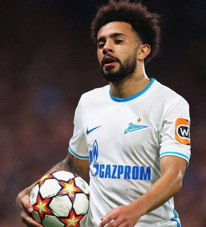 Na mira do Flamengo, Claudinho fica de fora de jogo do Zenit