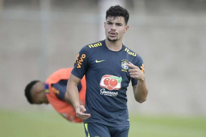 Flamengo está próximo de acertar a renovação de contrato de Daniel Cabral