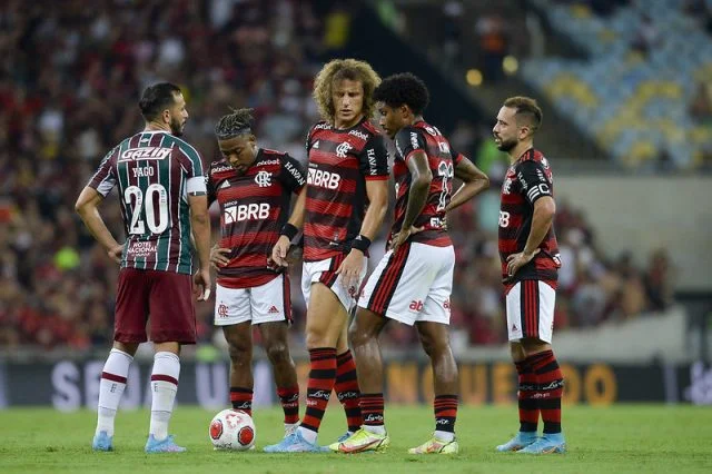 David Luiz, Vitinho, Everton Ribeiro e Marinho em ação pelo Flamengo contra o Fluminense na final do Campeonato Carioca