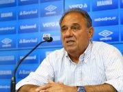 Presidente do Grêmio confirma negociações com o Flamengo por transferências de 2 jogadores