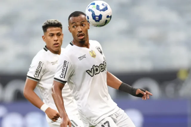 Marlon Freitas em ação pelo Botafogo - Foto: Vitor Silva/Botafogo