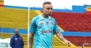 Everton Cebolinha antes de iniciar as atividades pelo Flamengo - Foto: Gilvan de Souza/CRF