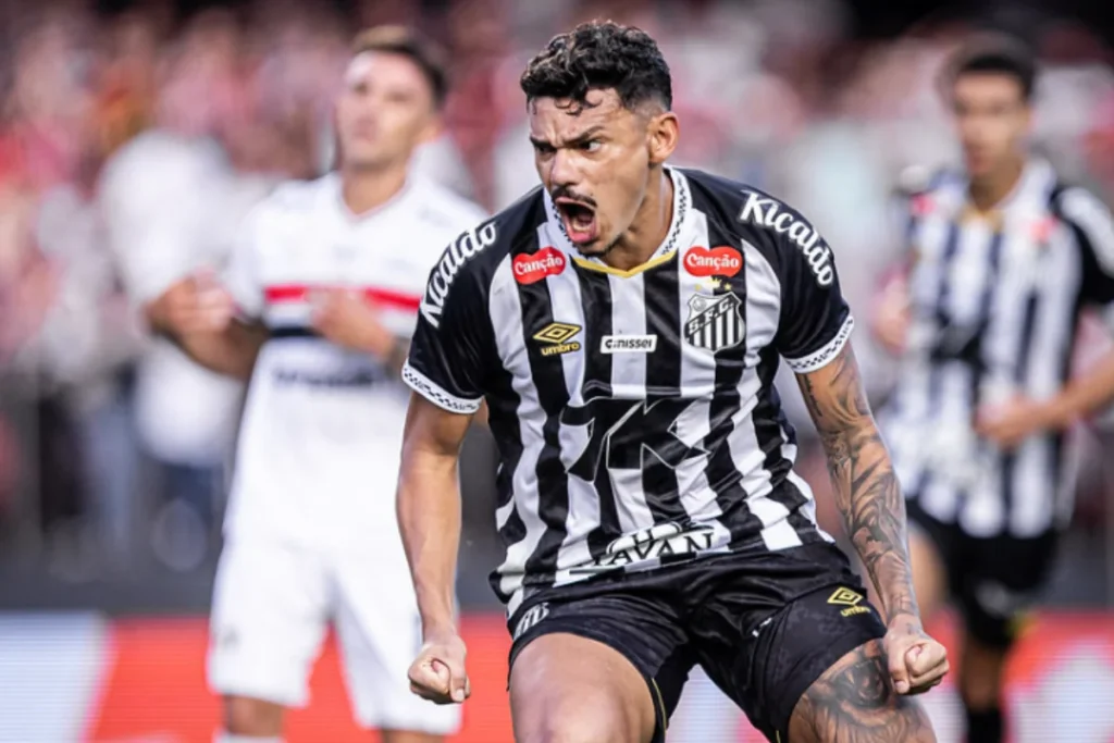 Tiquinho Soares celebrando gol pelo Santos - Foto: Raul Baretta/Santos