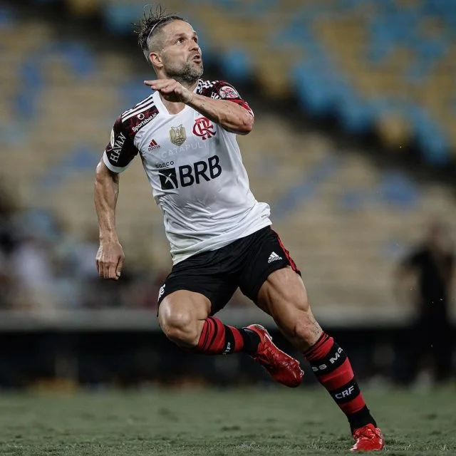 Diego Ribas em ação pelo Flamengo contra o Fluminense pelo Brasileirão 2021