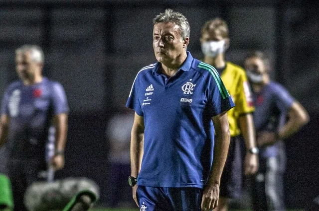 Domènec Torrent durante a partida contra o Vasco pelo Campeonato Brasileiro de 2020