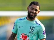 Situação entre Douglas Luiz e Alisha viraliza na torcida do Vasco