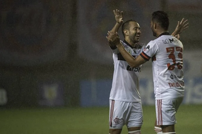 Flamengo domina seleção do primeiro turno do Brasileirão