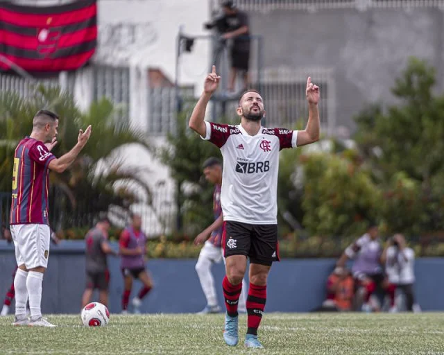Everton Ribeiro marca gol de empate com o Madureira pelo Campeonato Carioca 2022