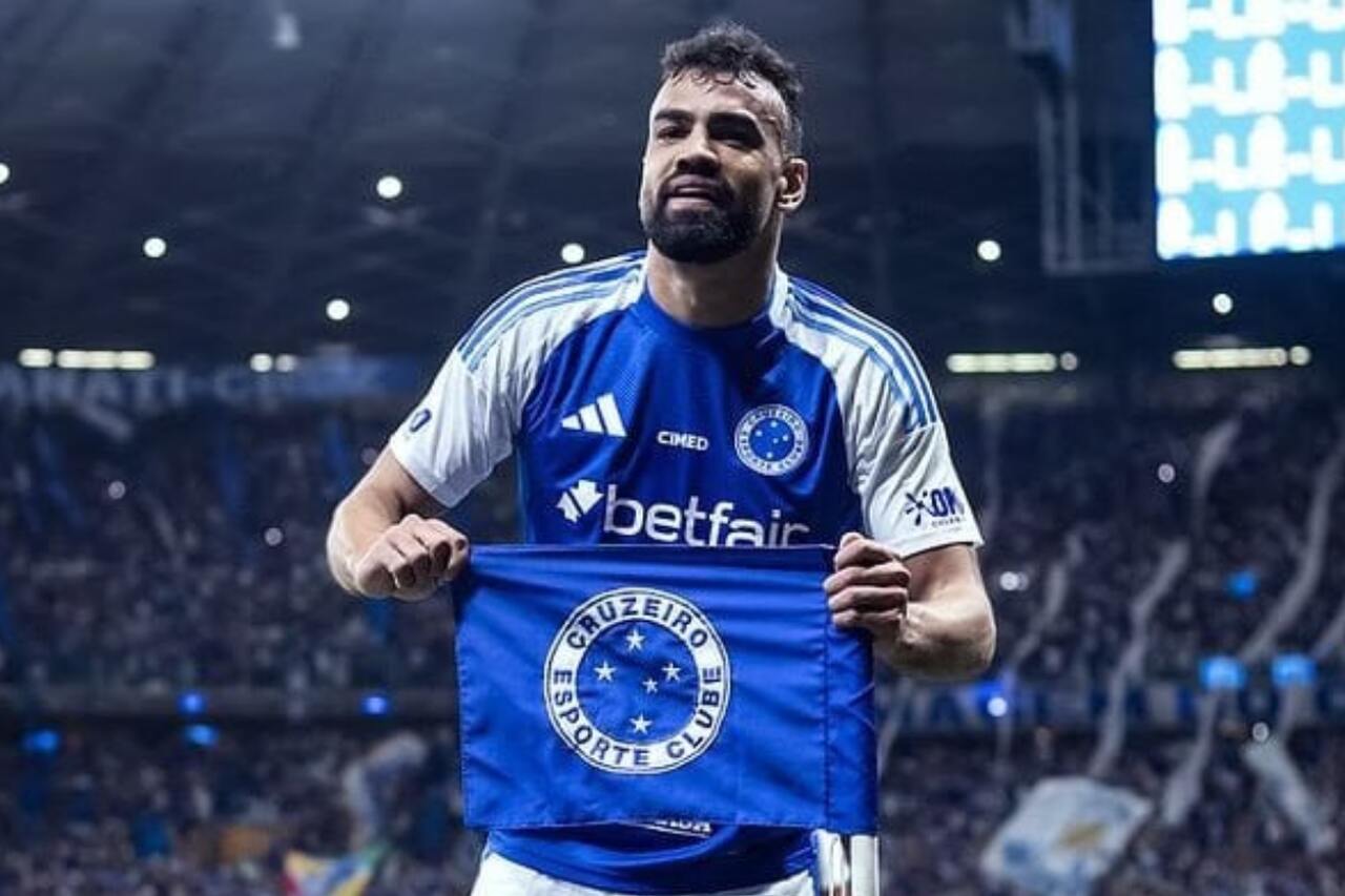 Fabricio Bruno pelo Cruzeiro no Mineirão