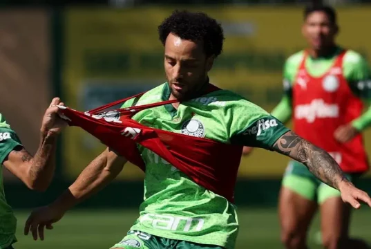 Felipe Anderson durante treino do Palmeiras (Foto: Reprodução/Palmeiras)