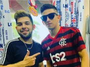 Atacante monitorado pelo Flamengo publica foto com a camisa do rubro-negro