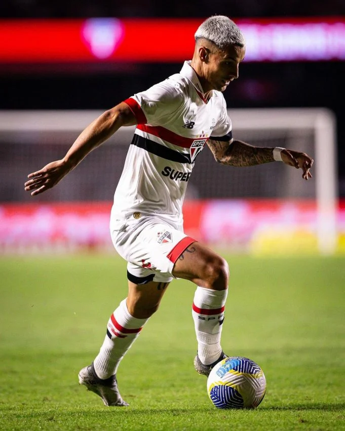 Ferreirinha, do São Paulo, responde provocação de Craque Neto