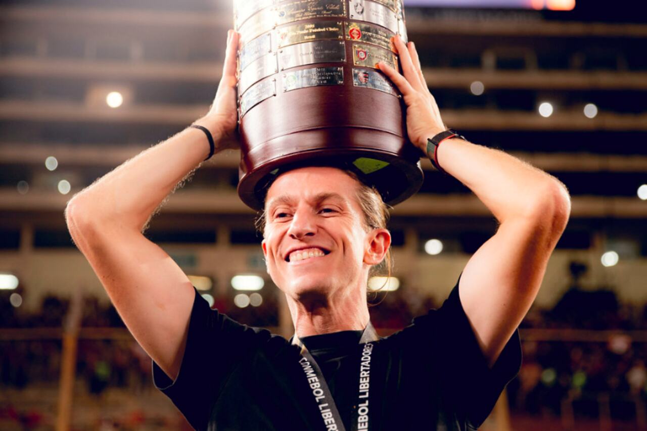 Filipe Luís conquista a Libertadores