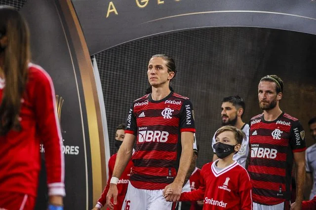 Filipe Luís em jogo do Flamengo contra o Corinthians pela Libertadores