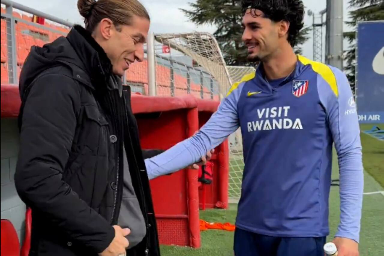 VÍDEO! Filipe Luís aparece em preparação do Atlético de Madrid para LaLiga Filipe Luís na Espanha